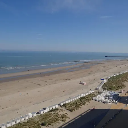 Scorpio Bi With Beautiful Sea Views Nieuwpoort